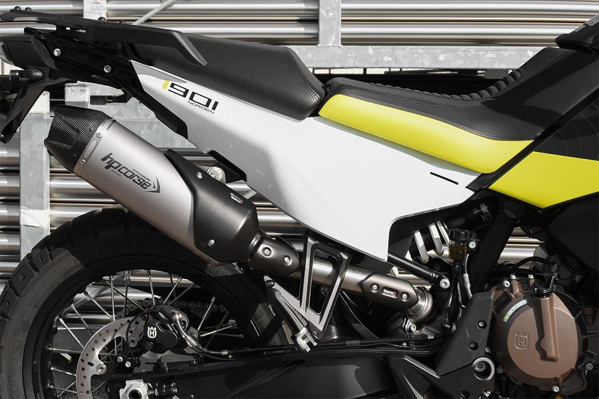 HPCorse - SP-1 Carbon Short Exhaust for Husqvarna Norden 901