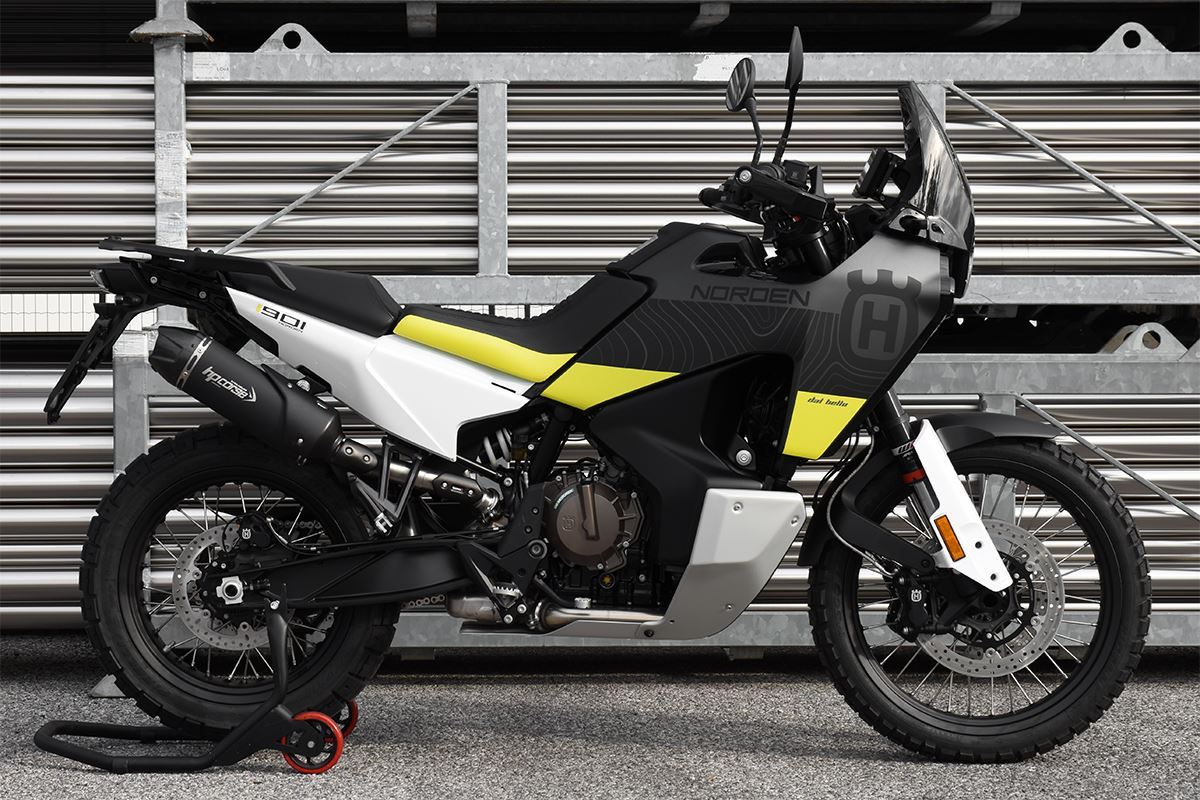 HPCorse - SP-1 Carbon Short Exhaust for Husqvarna Norden 901