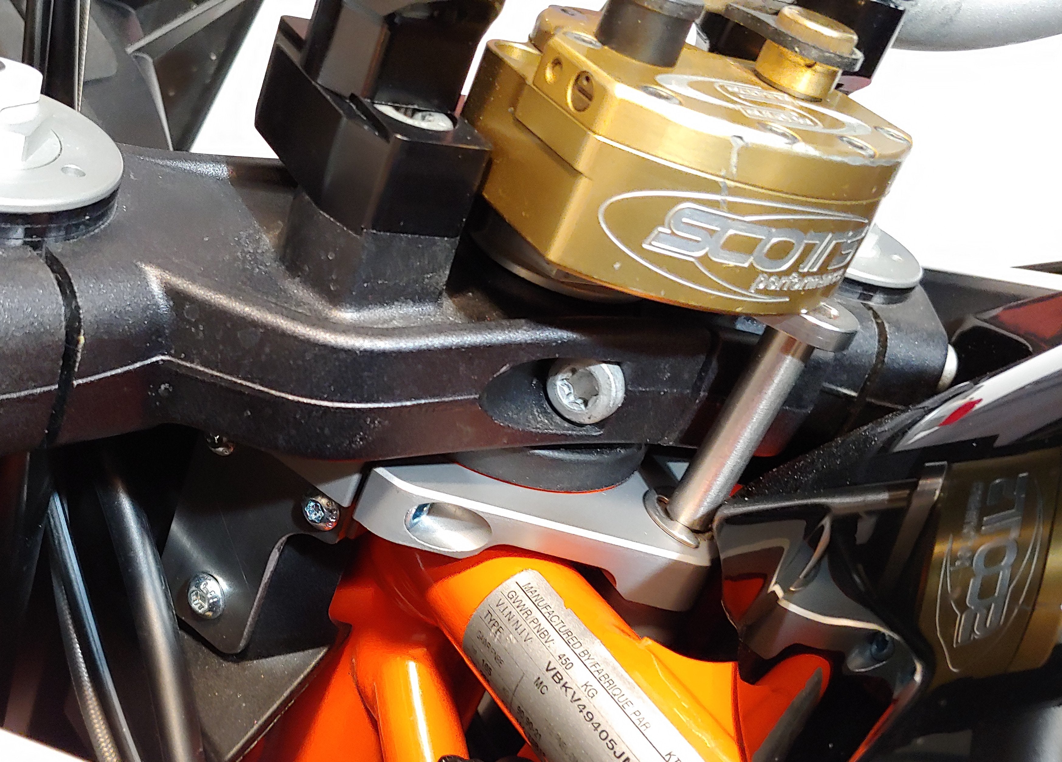 HeadStraight and steering damper kit for the KTM 1050/1090/1190/1290