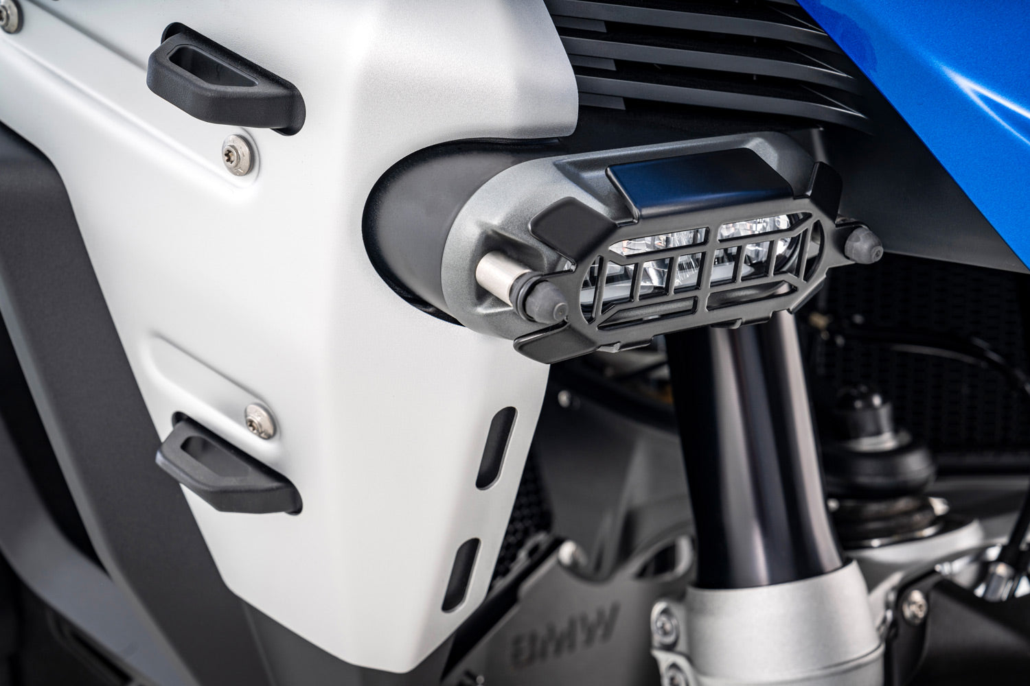 Wunderlich LED Auxiliary light protection grille - complete your BMW ✔ Premium components ✔ Integrated design ➜ Order now