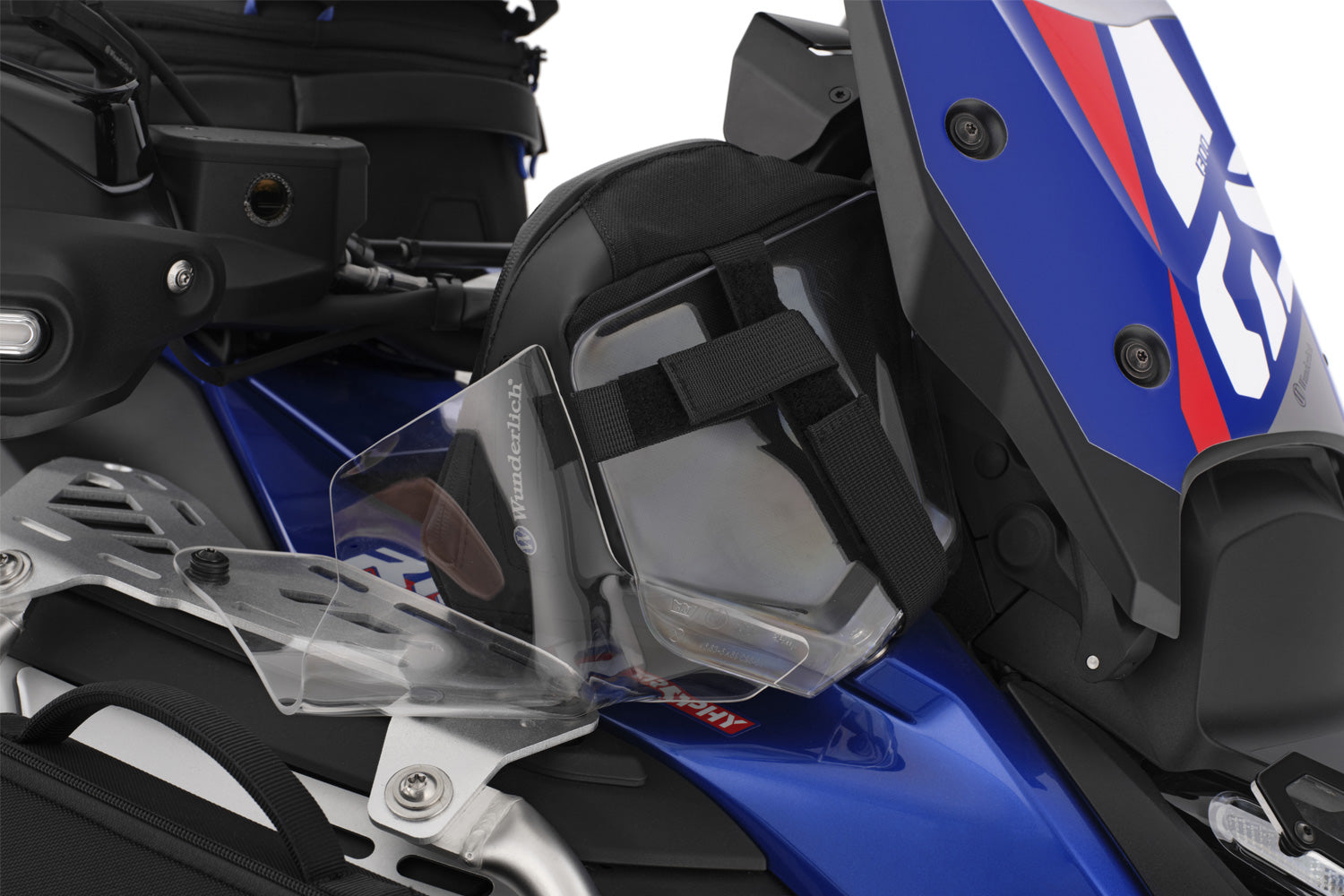 Two functional, cleverly positioned bags ✔ Premium components ✔ Integrated design