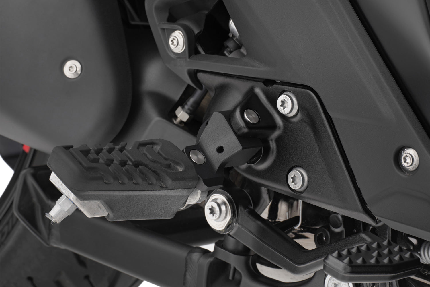 Lowering of the brake lever pedal by 10 mm - complete your BMW ✔ Premium components ✔ Integrated design ➜ Order now