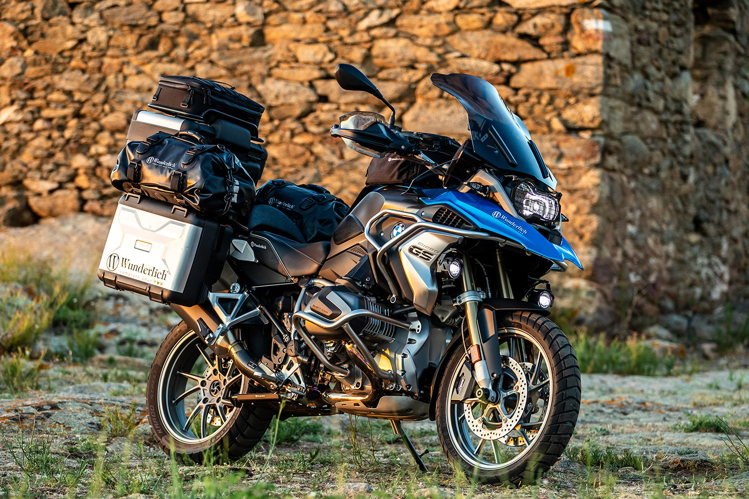 Flaps R 1200 GS LC (2017 -) and R 1250 GS protect the GS rider effectively from wind and weather