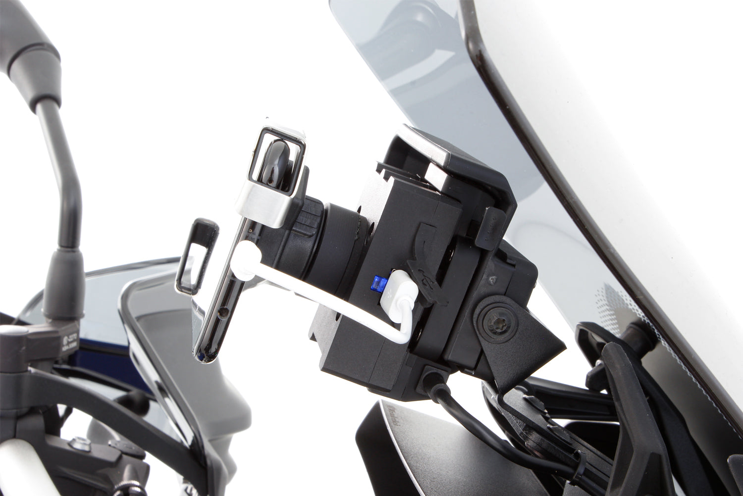 Our thoroughly practical USB charging box fits all BMWs with the factory-side BMW navigation preparation (Navigator V, VI).
