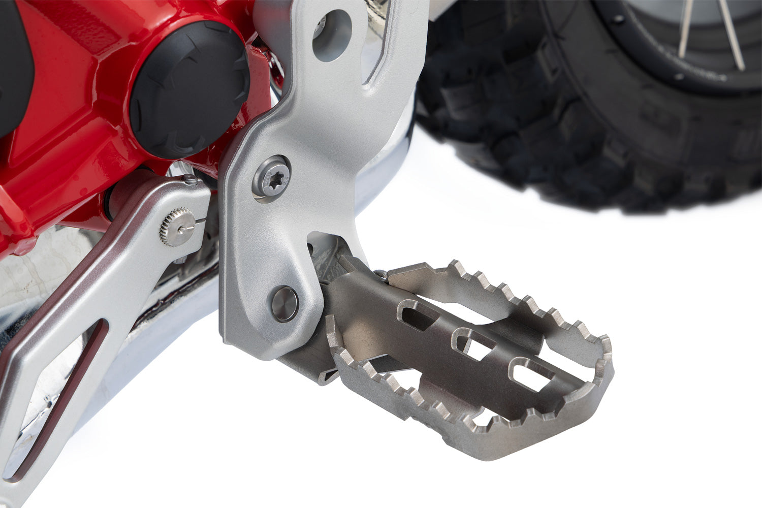 Robust footpegs for on-road and off-road use ✔ Premium components ✔ Integrated design