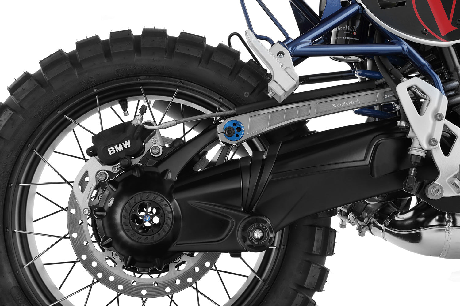 The silver anodised aluminium hub cover »TORNADO« close the hub tunnel dynamically at both ends. For BMW R 1200, K 1200, K 1300 models.