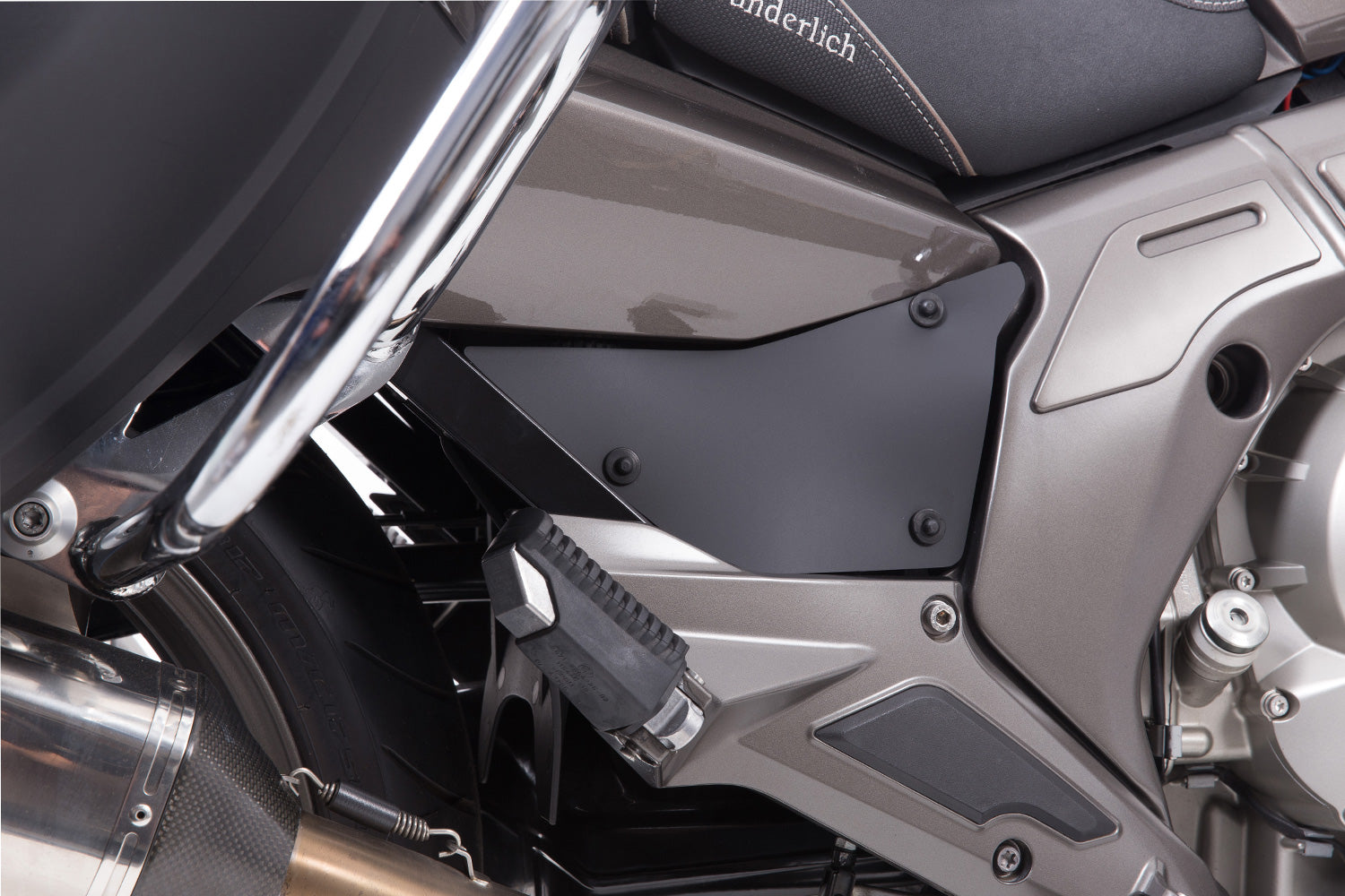 We close up the gap with a slim and attractive 4mm thick side cover. Protects the frame from scratches especially when riding off-road.