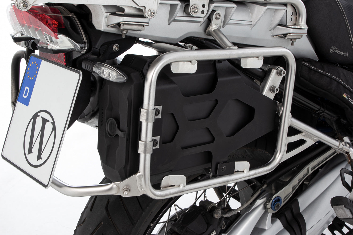 Tailored tool box for various bits and pieces - Space-saving, integrated mounting on the left of the original case carrier!