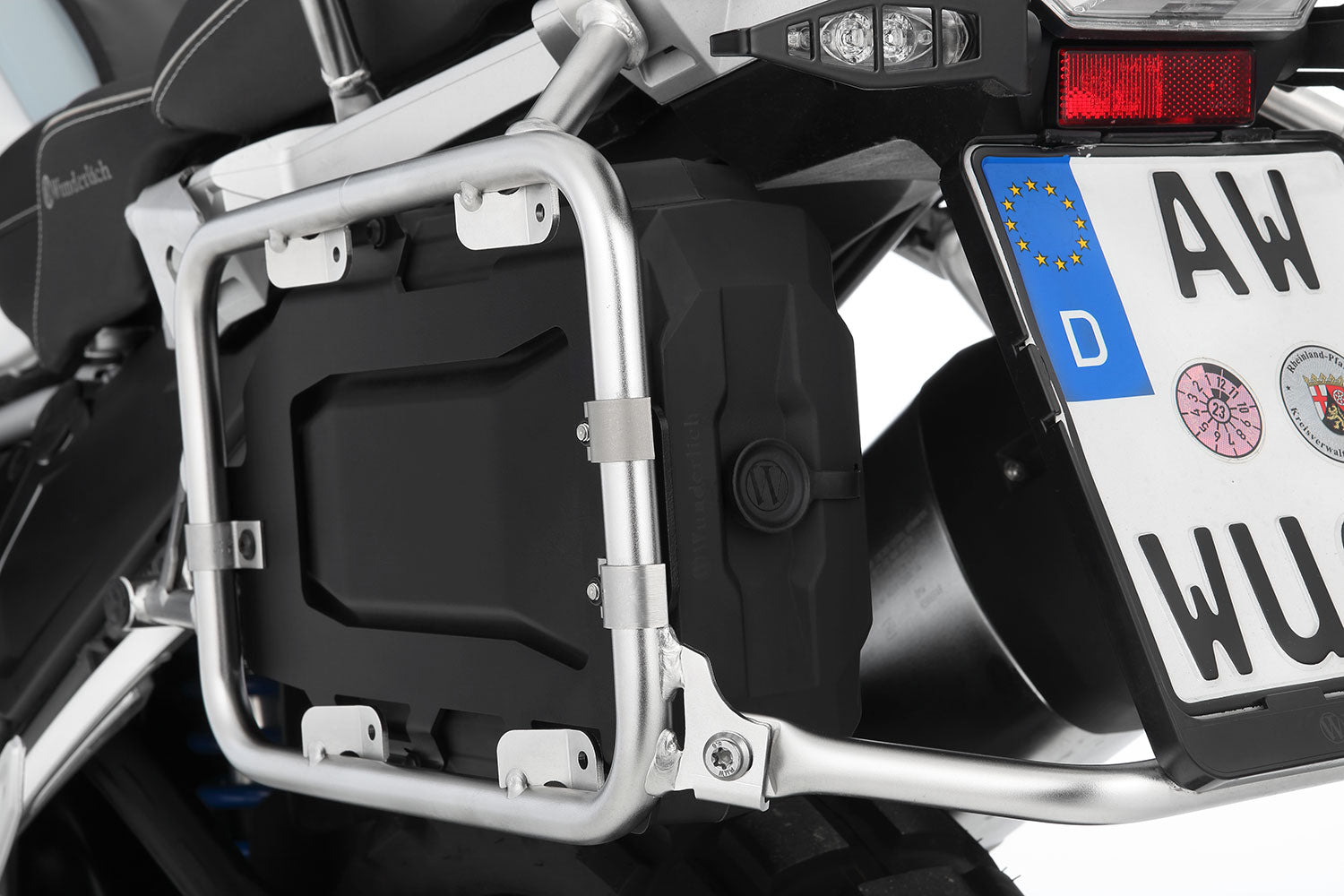 Tailored tool box for various bits and pieces - Space-saving, integrated mounting on the left of the original case carrier!