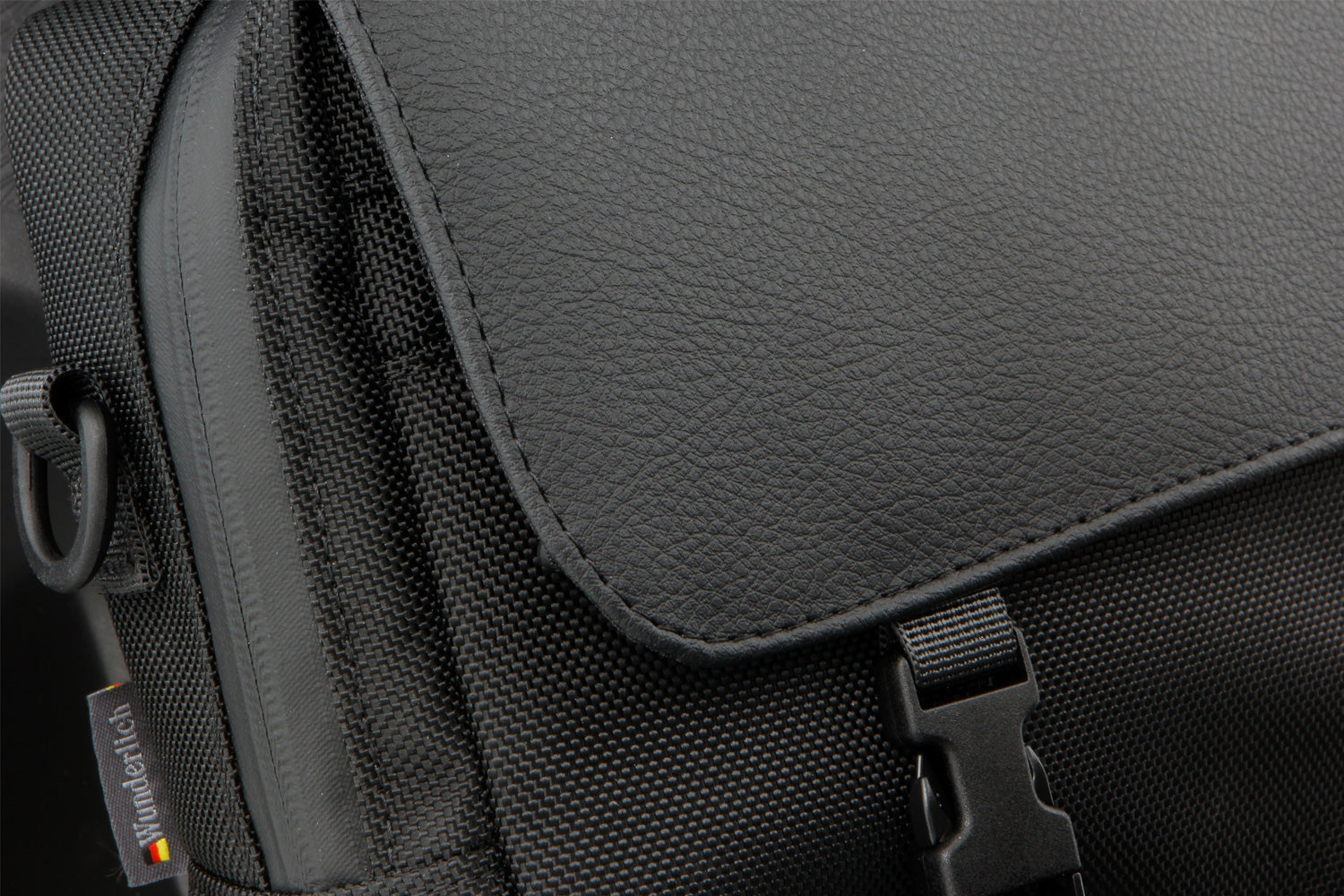 Wunderlich business bag C 400 X - complete your BMW ✔ Premium components ✔ Integrated design ➜ Order now