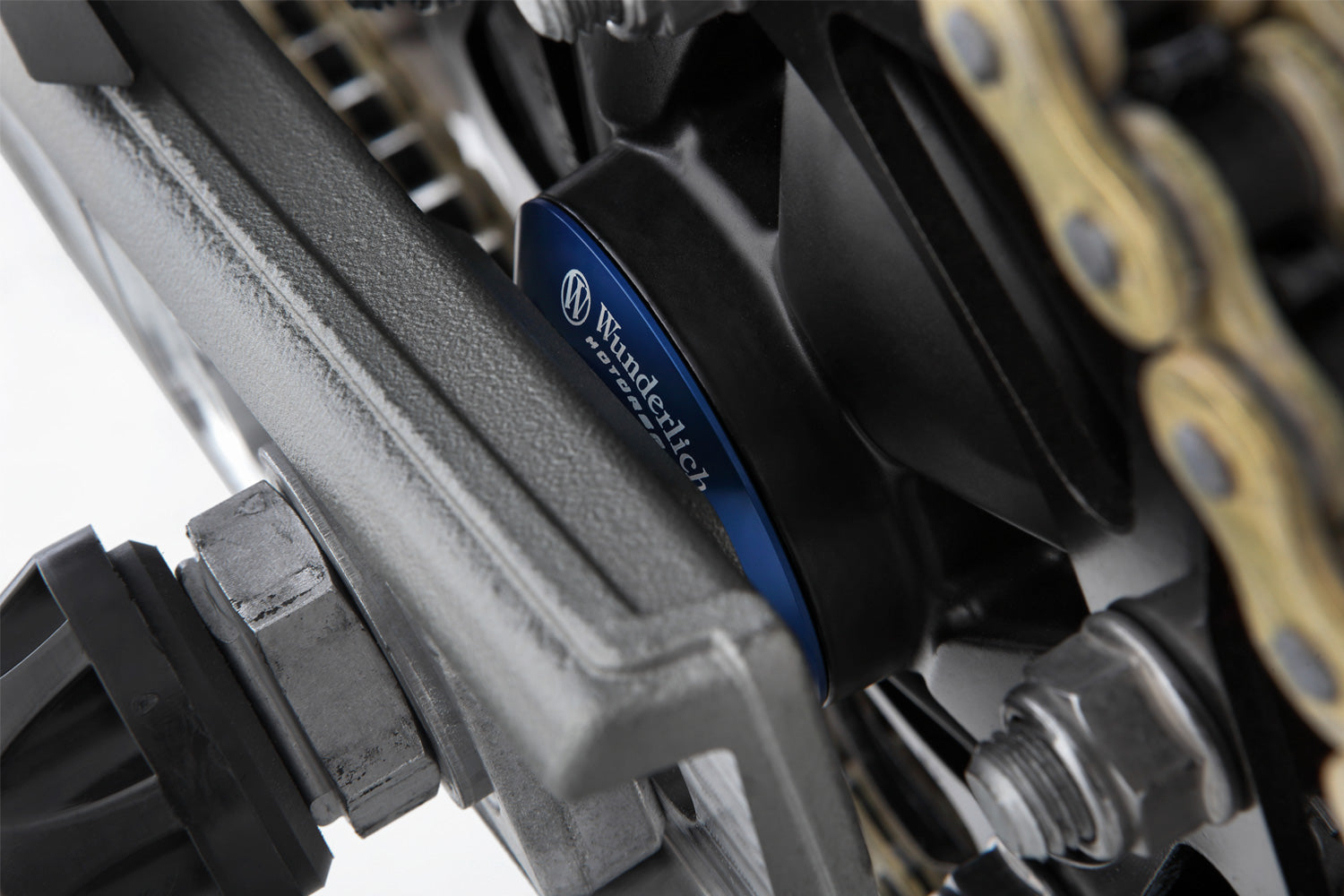 The wheel spacing sleeves we have developed are used in place of the series standard sleeves and form-fitted in the simmer ring.............