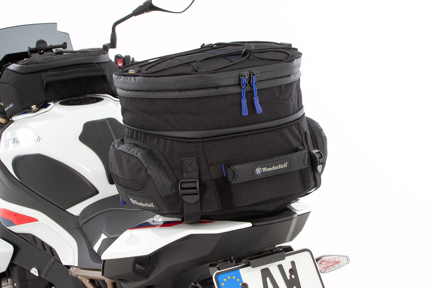Multifunctional and sporty compact bag