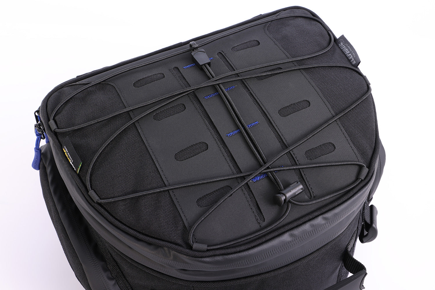 Multifunctional and sporty compact bag