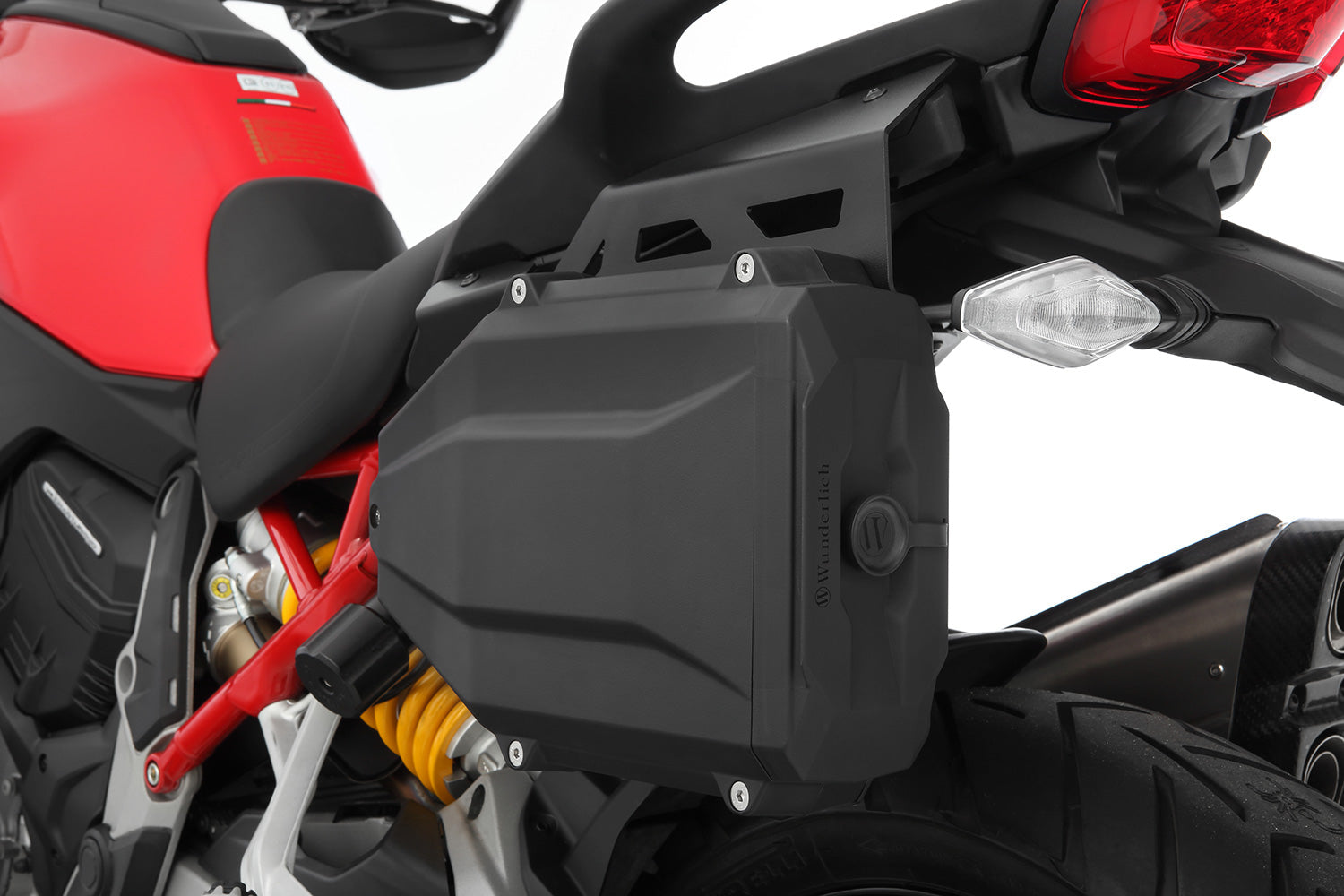 Our lockable tool box offers additional storage space for all kinds of helpful bits and pieces and is suitable for models without a case.