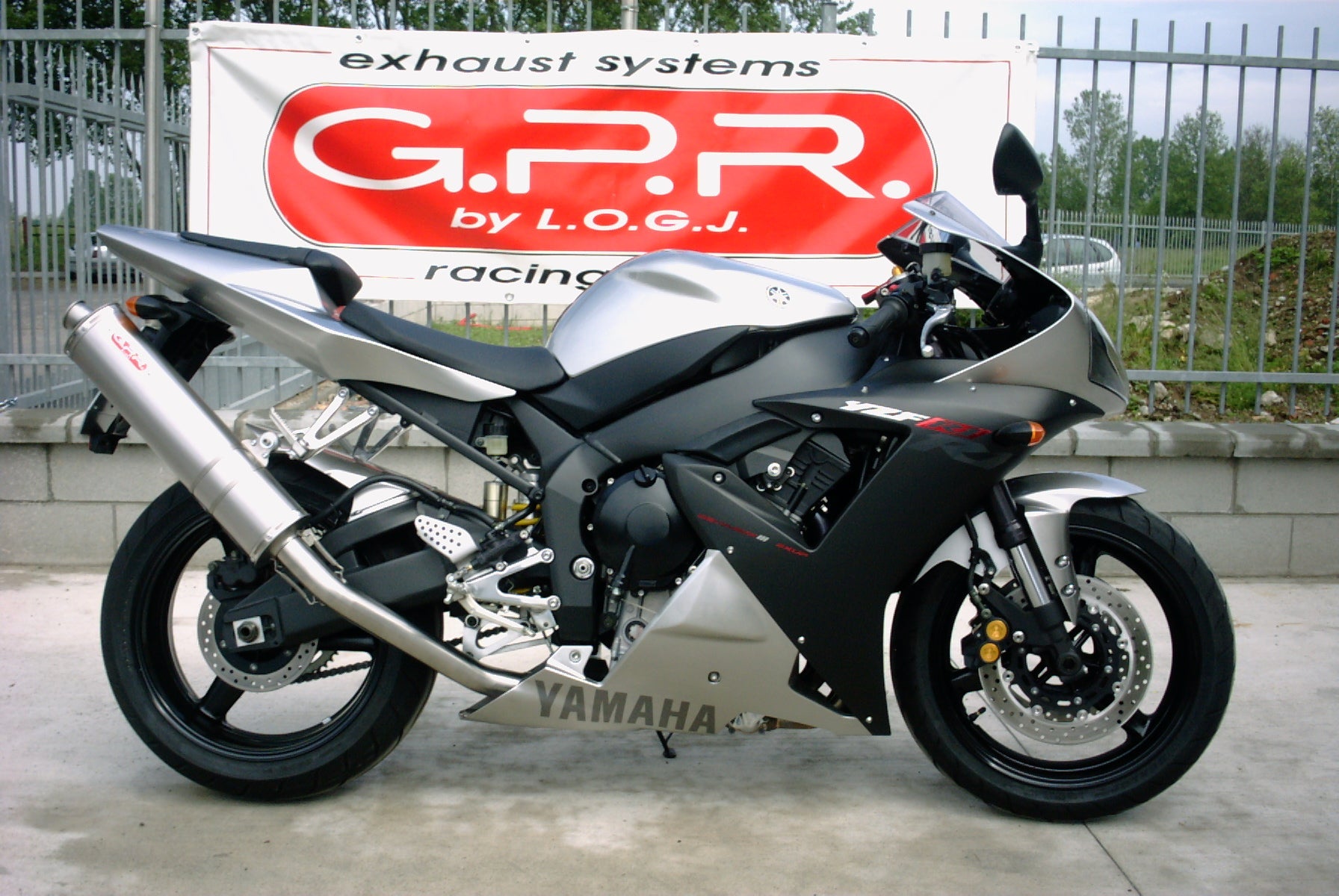 GPR-Exhaust---Trioval-Slip-on-for-YZF-1000-R1-from-2002-to-2003-dB-Killer-Link-Pipe