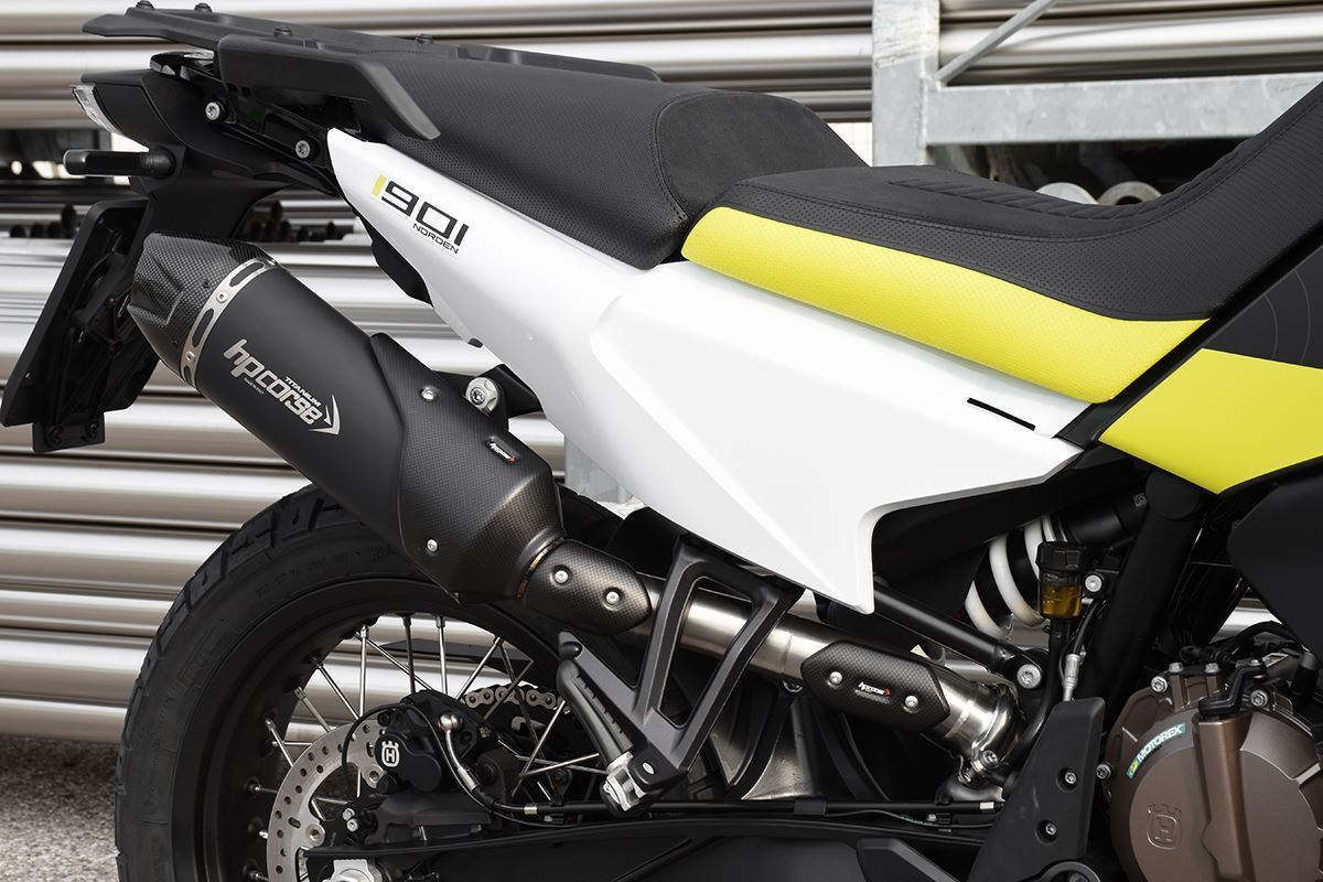HPCorse - SP-1 Carbon Short Exhaust for Husqvarna Norden 901
