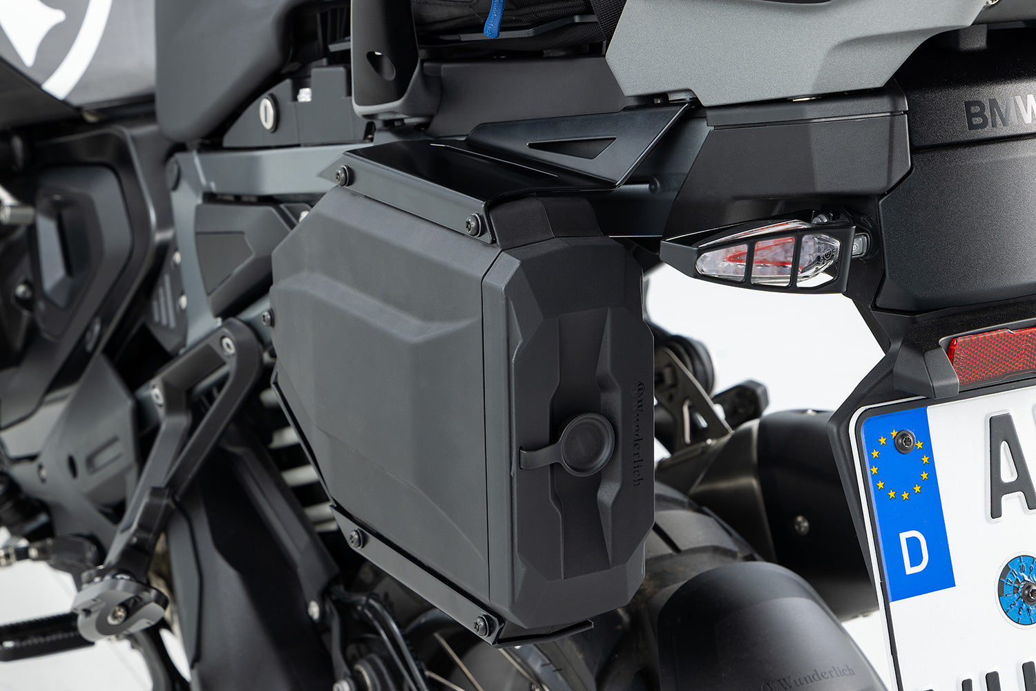 Custom-designed tool box for various small items ✔ Premium components ✔ Integrated design ➜ Order now