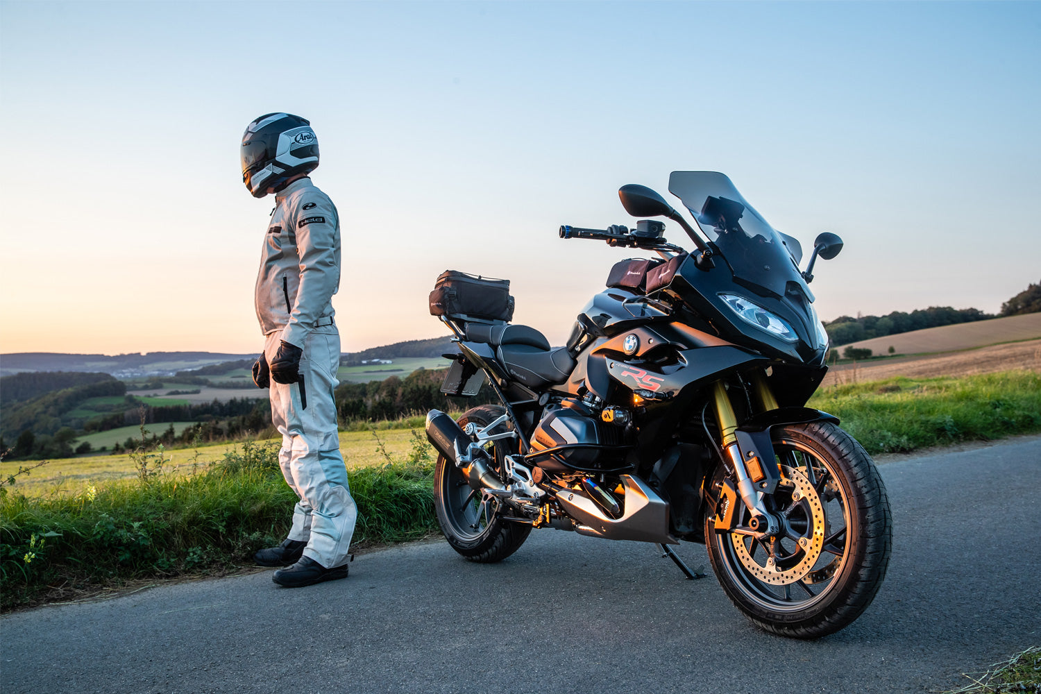This folding lifting handle makes lifting the BMW bike onto the centre stand much easier, especially when the bike is fully loaded.
