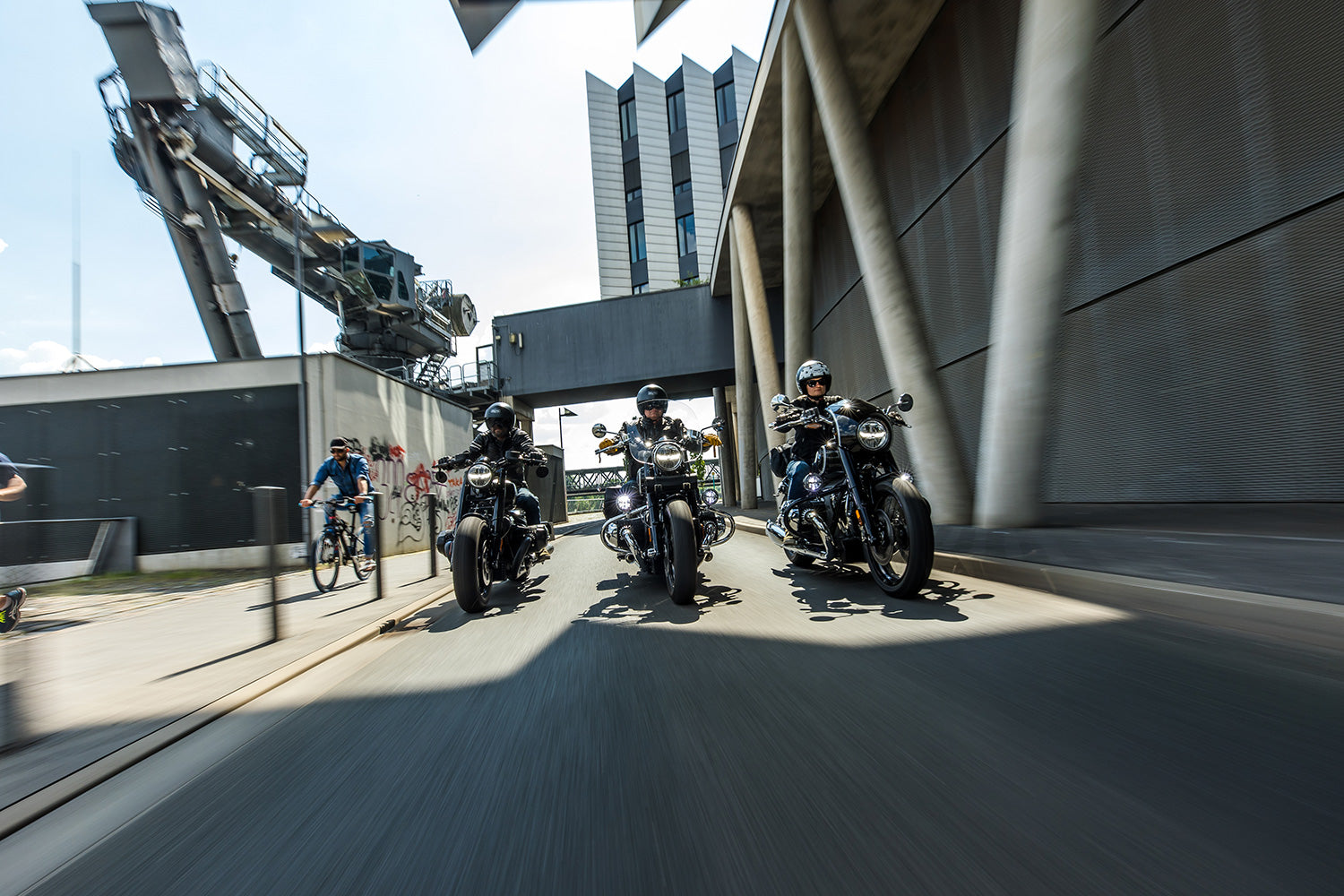 The mounting system is attached to the vehicle with minimal hand pressure and the tank bag can be quickly fastened to it. 