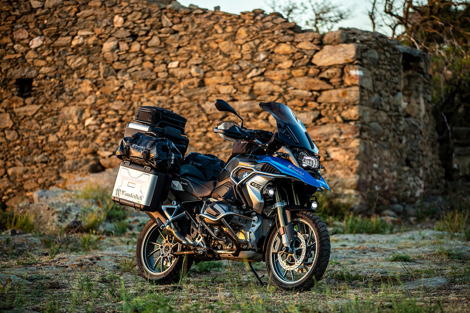 Cockpit fairing for a tidy, high-quality cockpit - complete your BMW ✔ Premium components ✔ Integrated design ➜ Order now