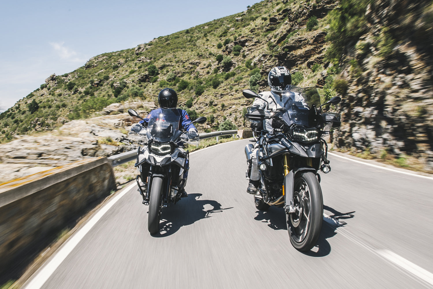 Positions the navigation device in the natural line of sight for ergonomically visibility and operability, making your ride more relaxed.