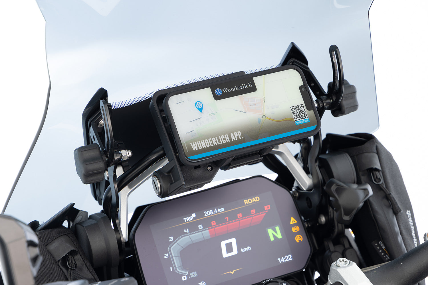 The charging box fits all BMWs with the factory-side BMW navigation preparation (Navigator V, VI)