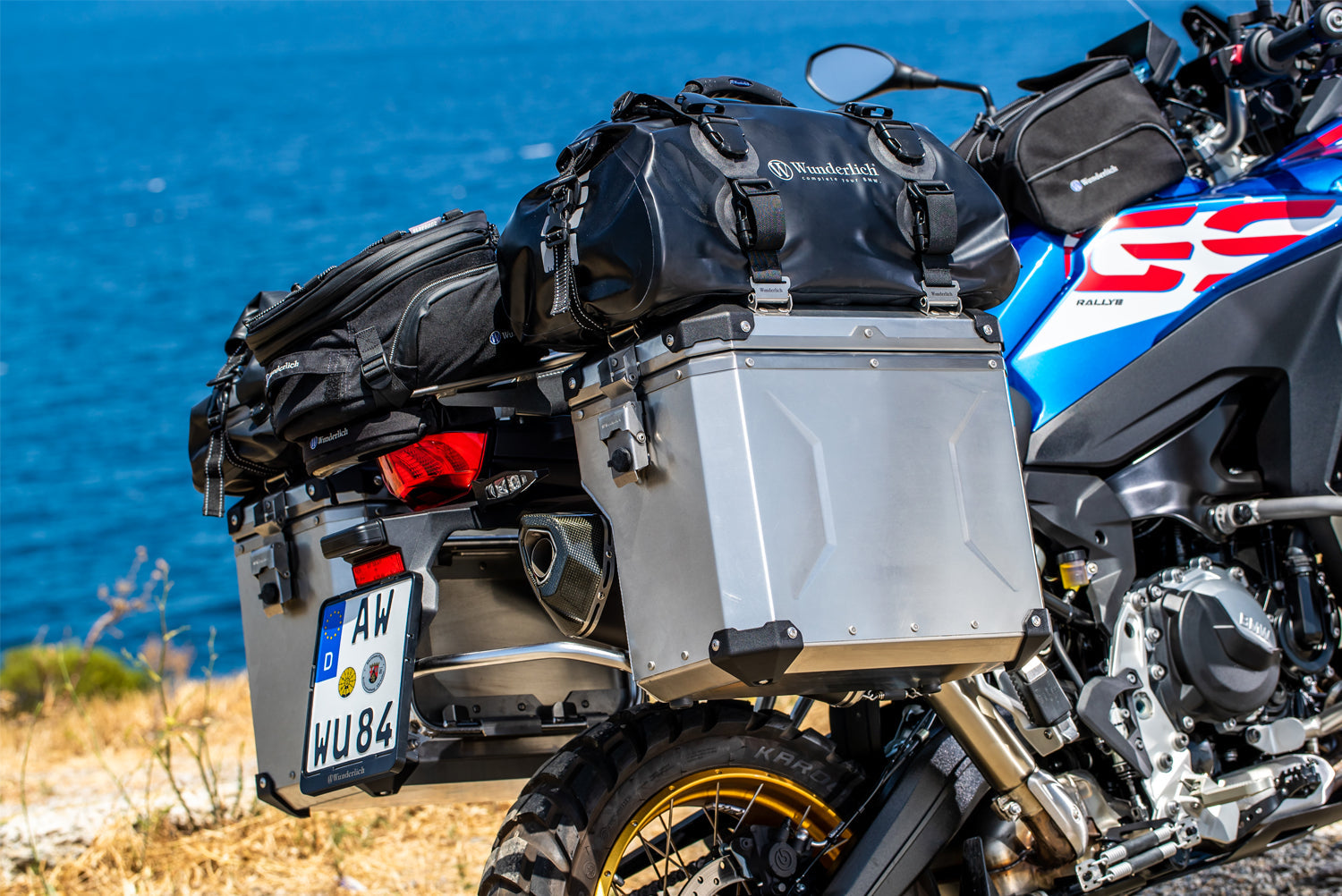 Quick-release fastener for attaching  the bag to the case - complete your BMW ✔ Premium components ✔ Integrated design ➜ Order now