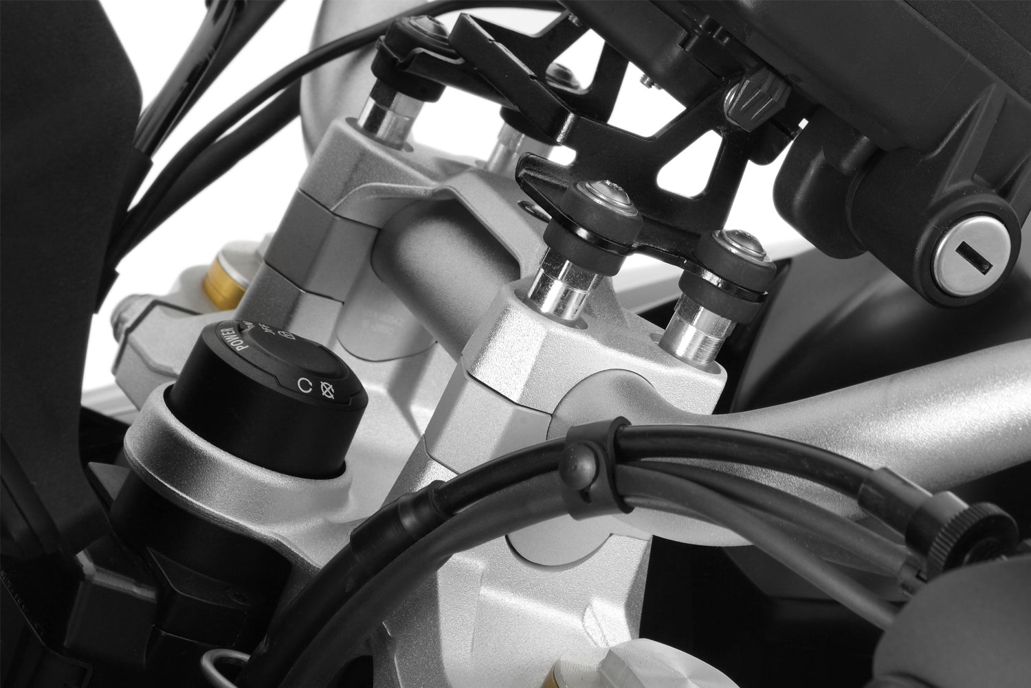 Wunderlich 20 mm handlebar riser for BMW F 850 GS. Better handling and direct riding experience, individual sitting position, more comfort.
