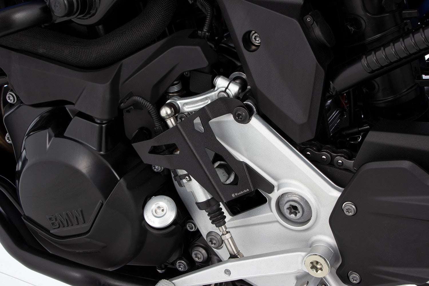 Solid mechanical protection of the shift assistant for the F 900