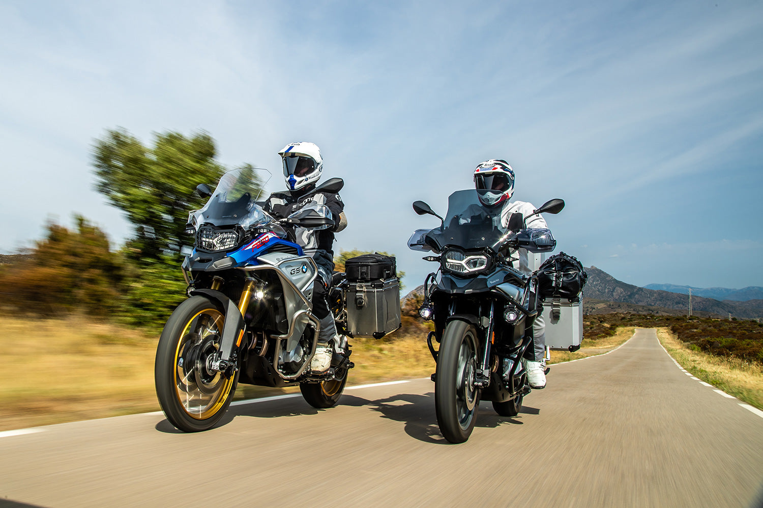 The flawless engine protection in a slim design for the GS protects the engine and manifold from damage
