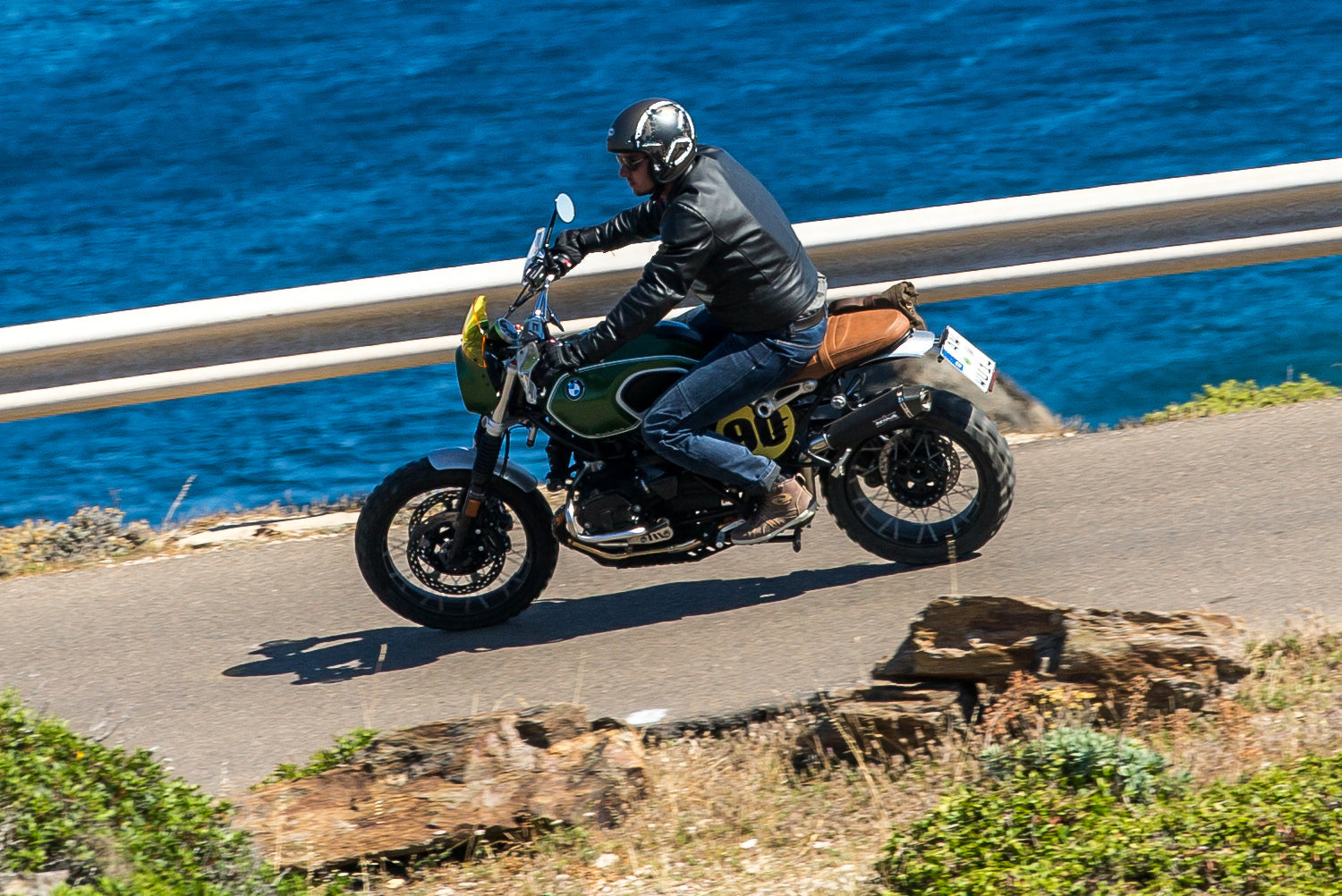 »MICROFLOOTER« LED auxiliary headlight R nineT/ R nineT Scrambler for 100% even area illumination