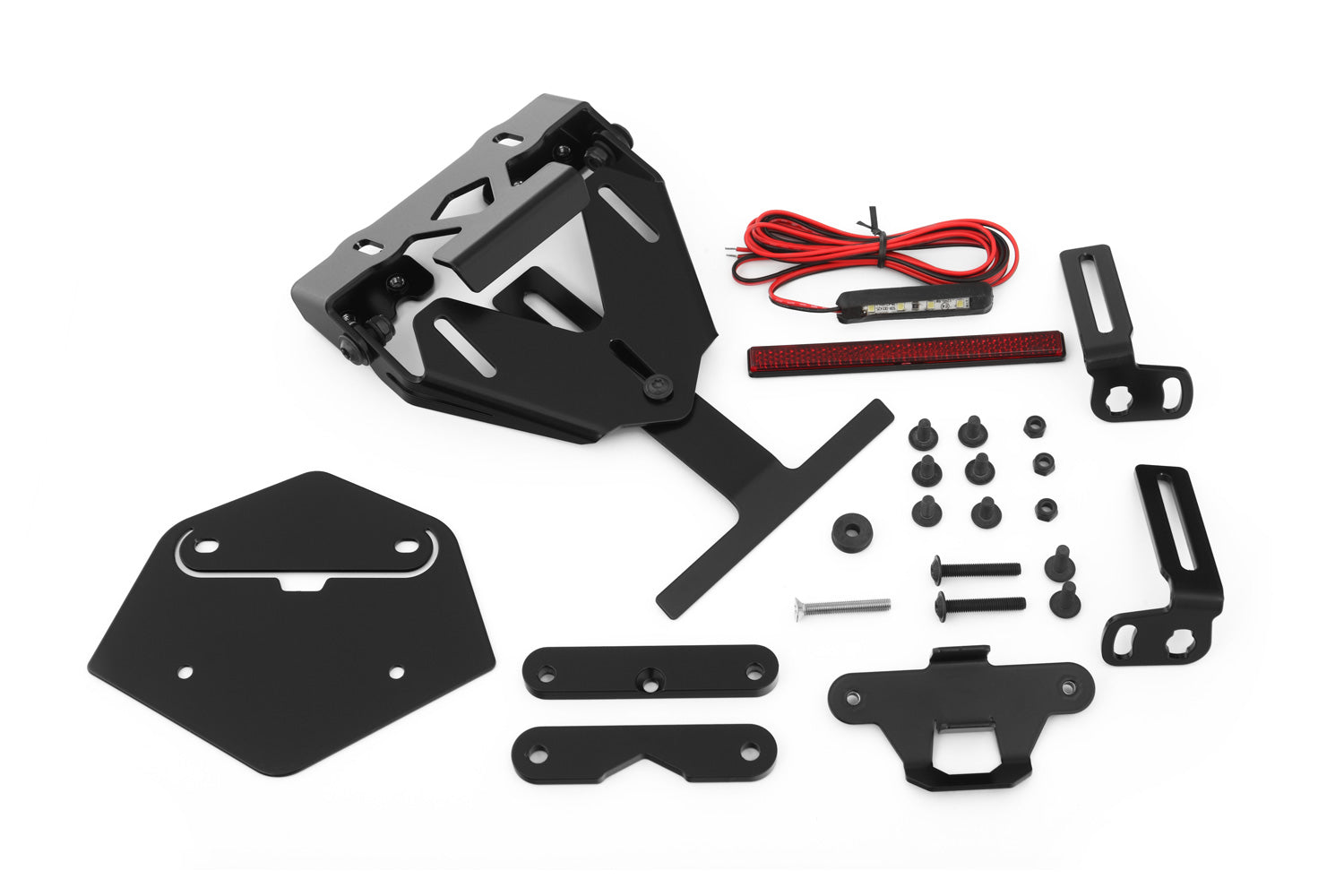 The licence plate holder can be disassembled in no time - this saves weight when training on the race track and improves the aerodynamics