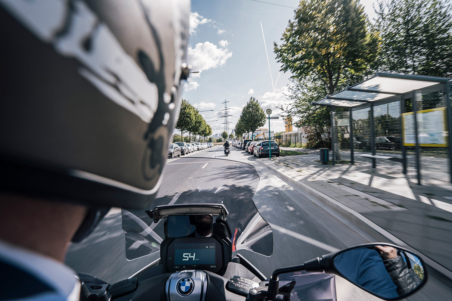  A precisely milled enlarger that can be quickly screwed onto the side stand effectively eliminates this design flaw