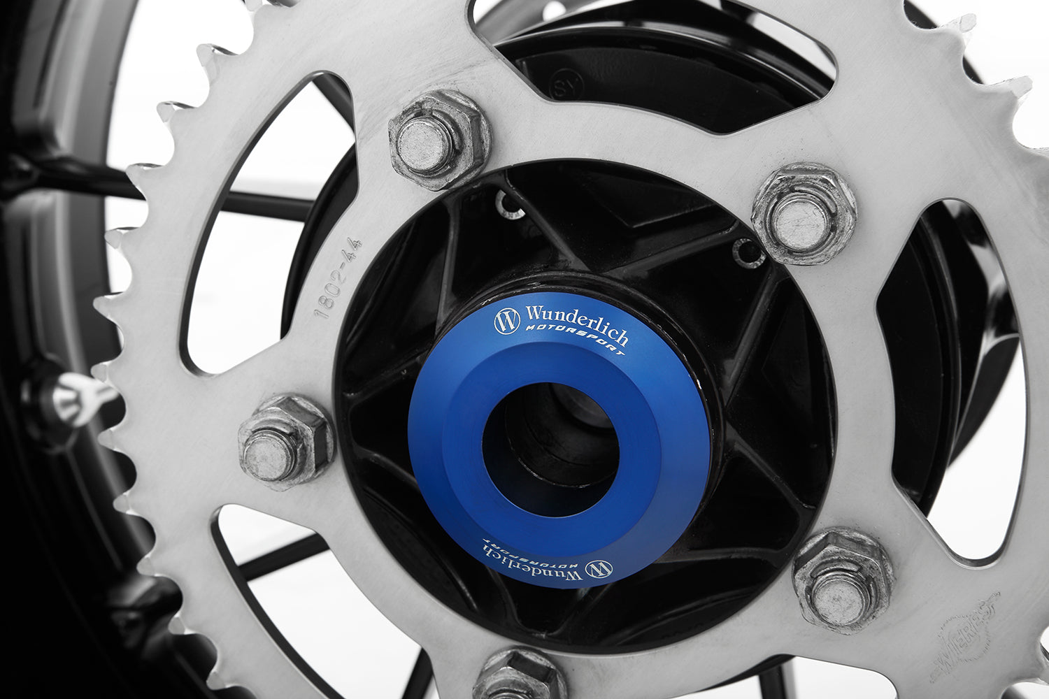 The wheel spacing sleeves we have developed are used in place of the series standard sleeves and form-fitted in the simmer ring.............