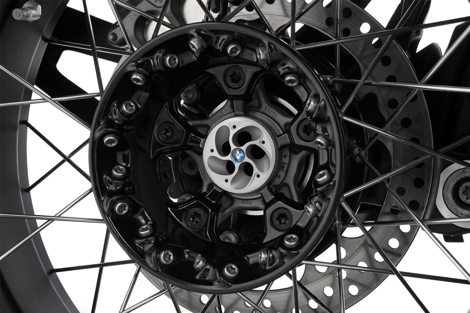 Protects the rear wheel hub as well as the cardan swingarm and wheel drive ✔ Premium components ✔ Integrated design ➜ Order now