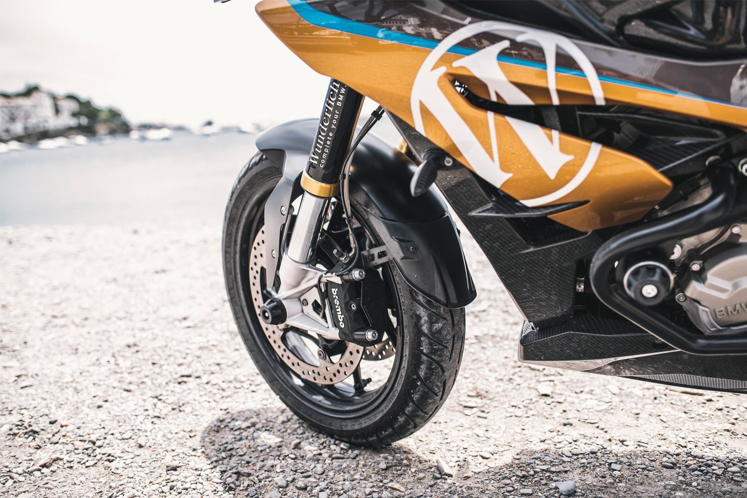 Keeps the forks a safe distance from the asphalt and helps prevent serious damage.