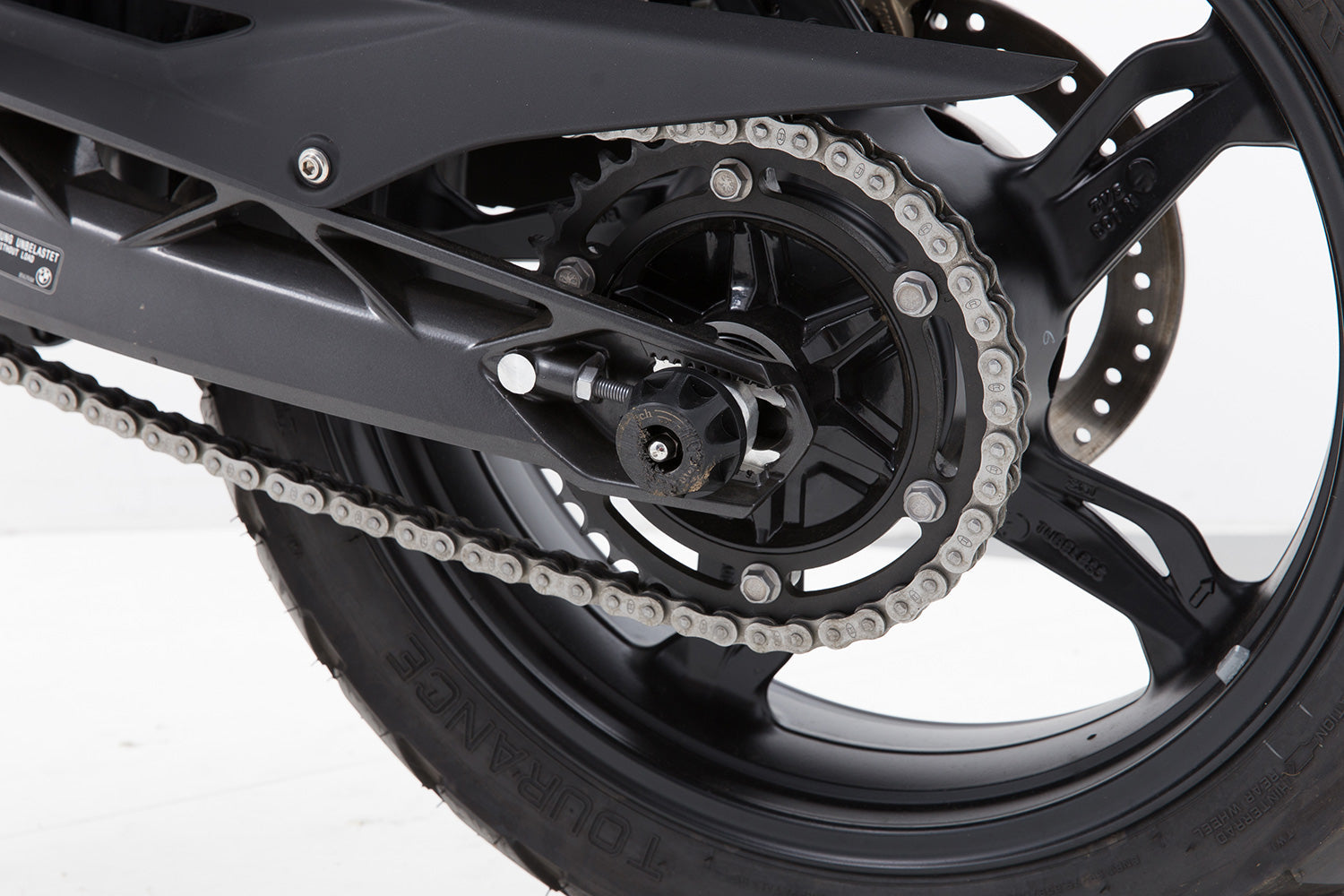 The protectors effectively keep the road away from the motorcycle and significantly reduce the possibility of damage to the front.
