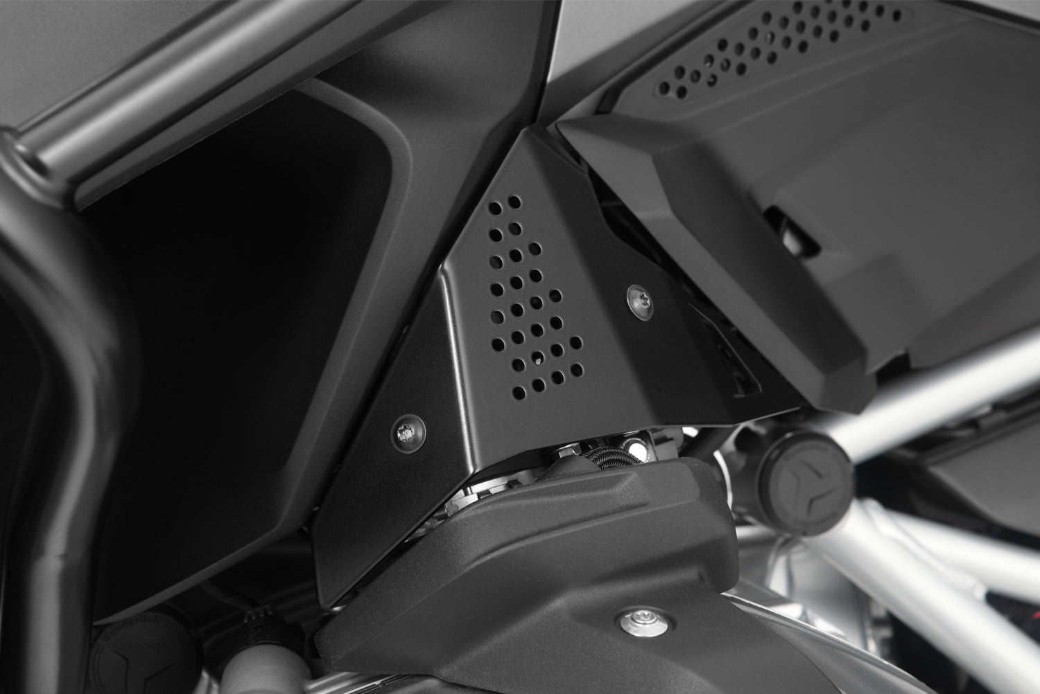 Wunderlich fuel injection system cover R 1250 GS - complete your BMW ✔ Premium components ✔ Integrated design ➜ Order now