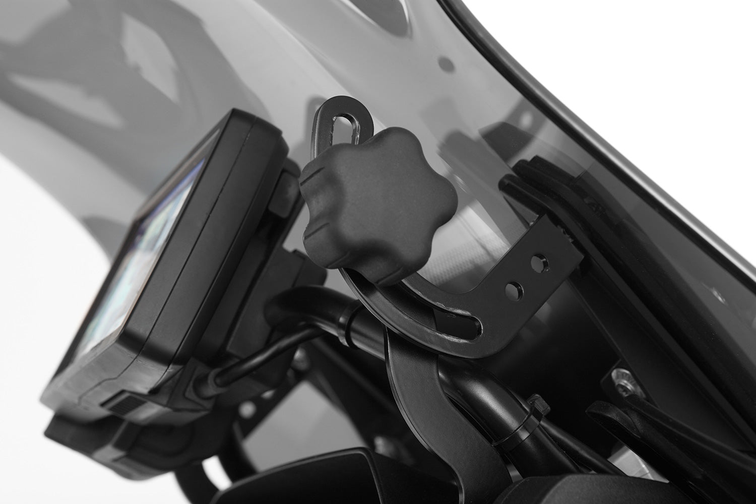 The windshield reinforcement on both sides stabilises the windshield and thus reduces turbulences caused by the airflow at high speeds