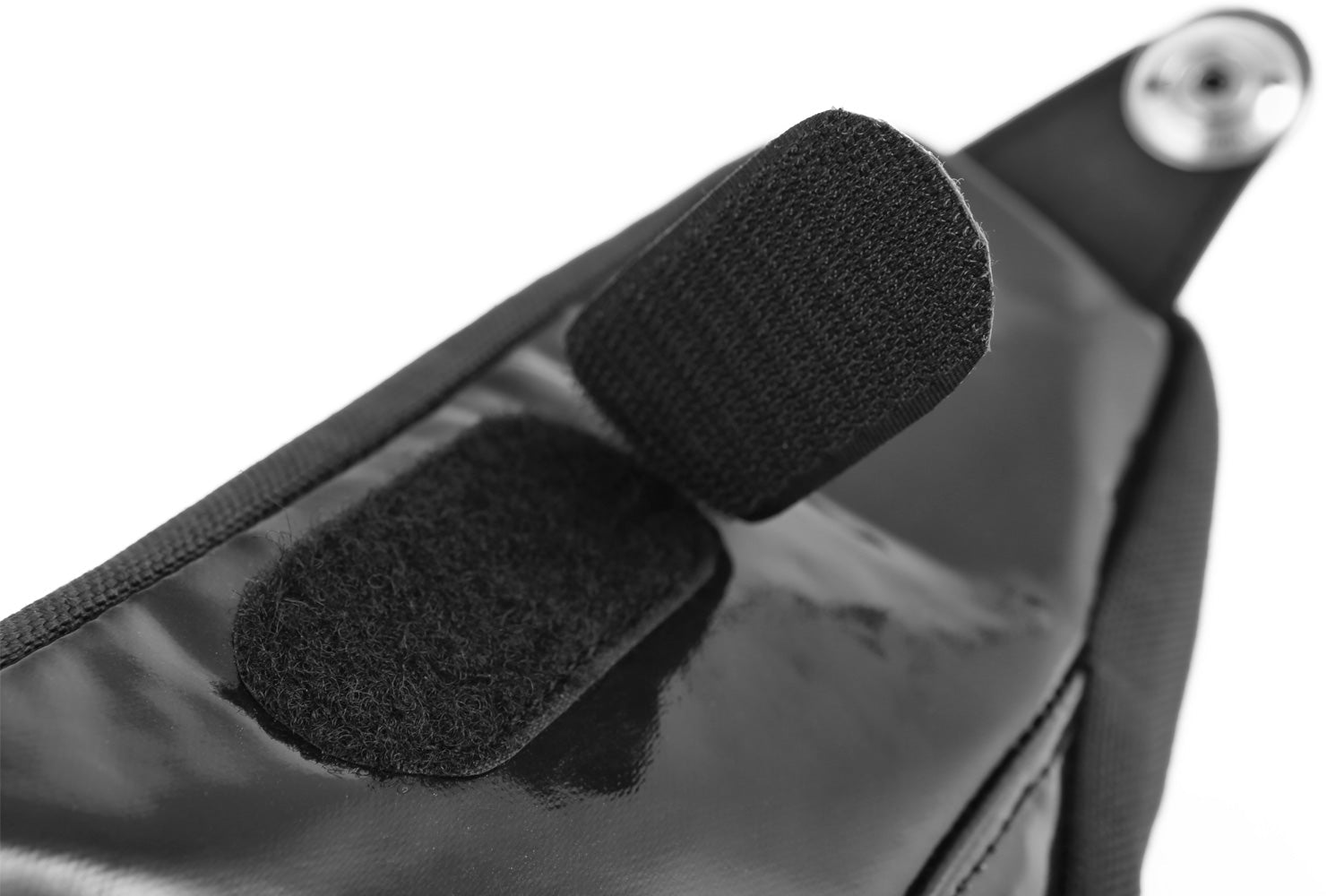 The refined and fitted Fairing Pouch for everything you need quickly to hand
