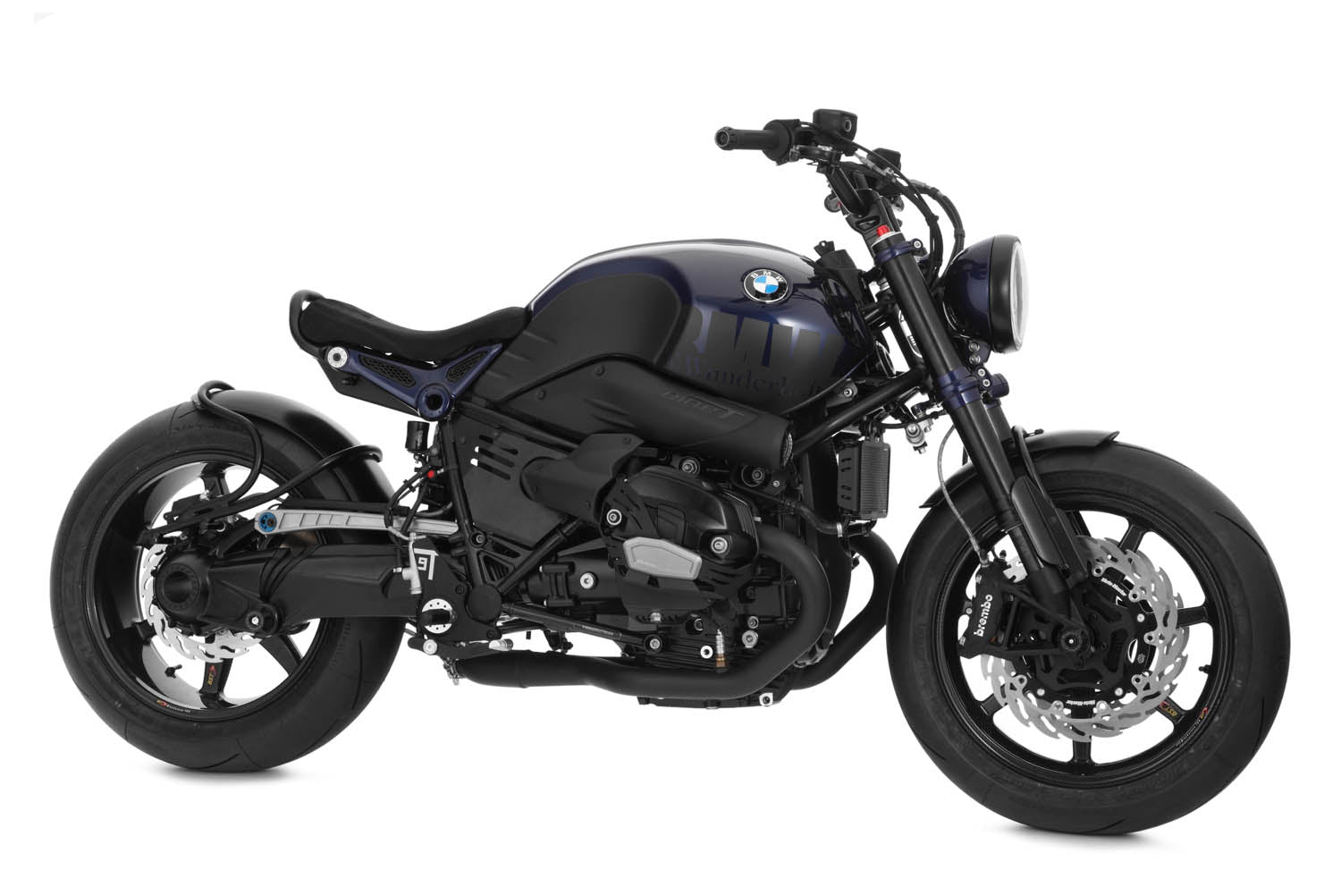 This cover closes the frame triangle on the R nineT and thus covers the air filter box