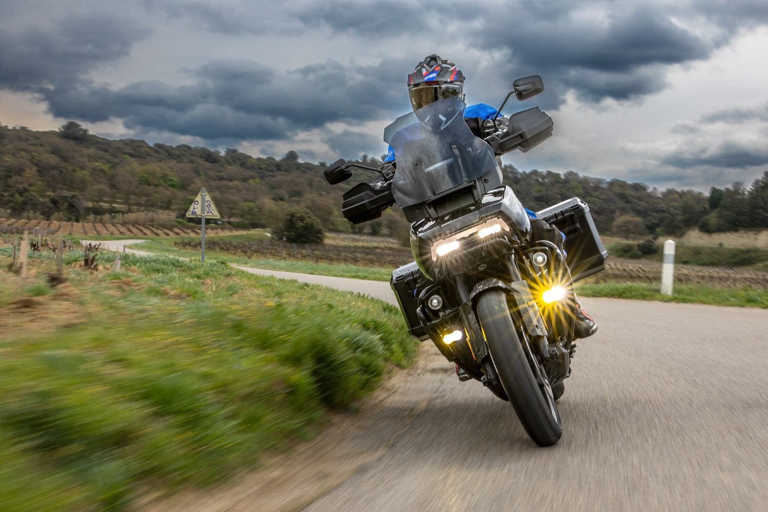 Wunderlich helmet anti-theft system „HelmLock“. The safest helmet protection.
