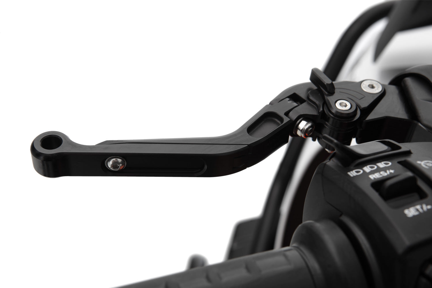 This clutch lever offers you greater comfort, improved safety, better accuracy and optimum control of your bike