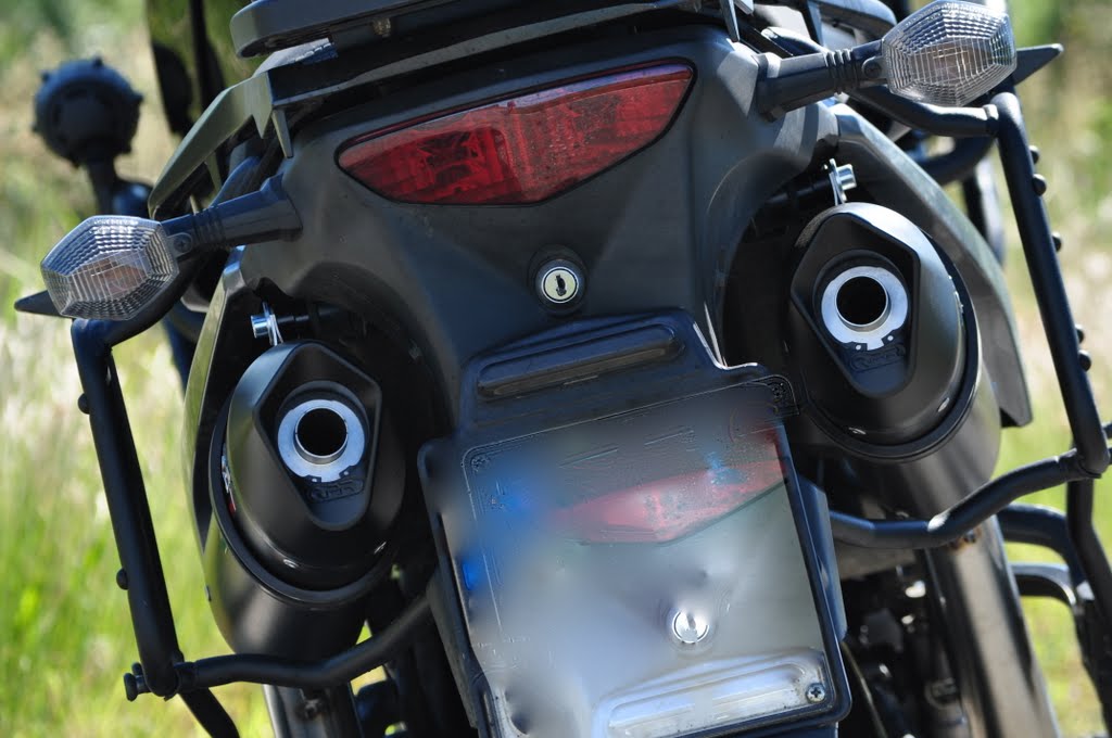 GPR-Exhaust---Furore-Nero-Double-Slip-on-for-V-Strom-DL-1000-from-2002-to-2013-dB-Killer-Link-Pipes-Catalysts