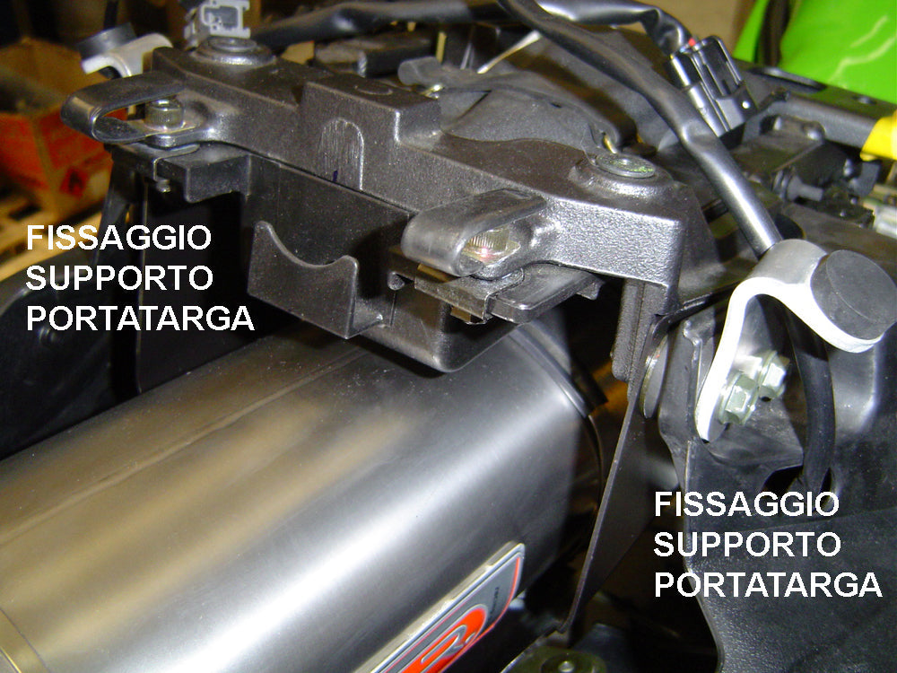 GPR-Exhaust---Tiburon-Titanium-Slip-on-for-Zx-6R-from-2005-to-2006-dB-Killer-Link-Pipe